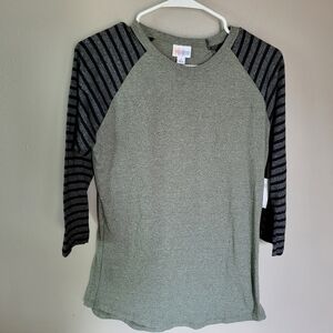 NWT LulaRoe Randy Tee